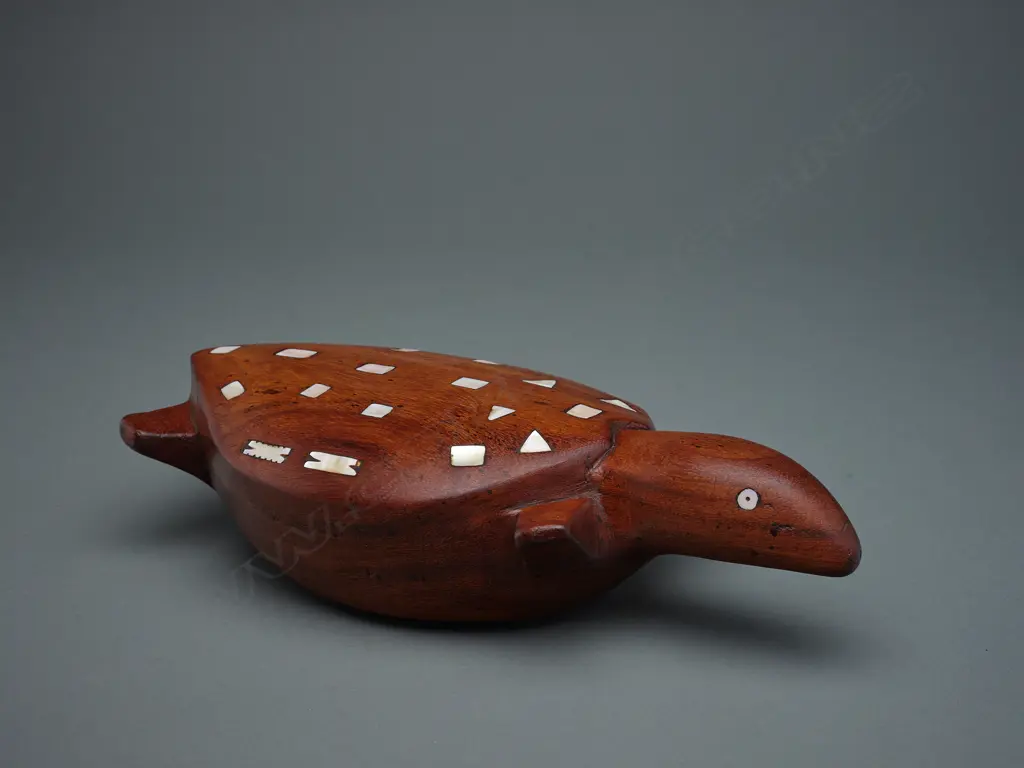 Solomon Islands wooden turtle figure, Image 1++